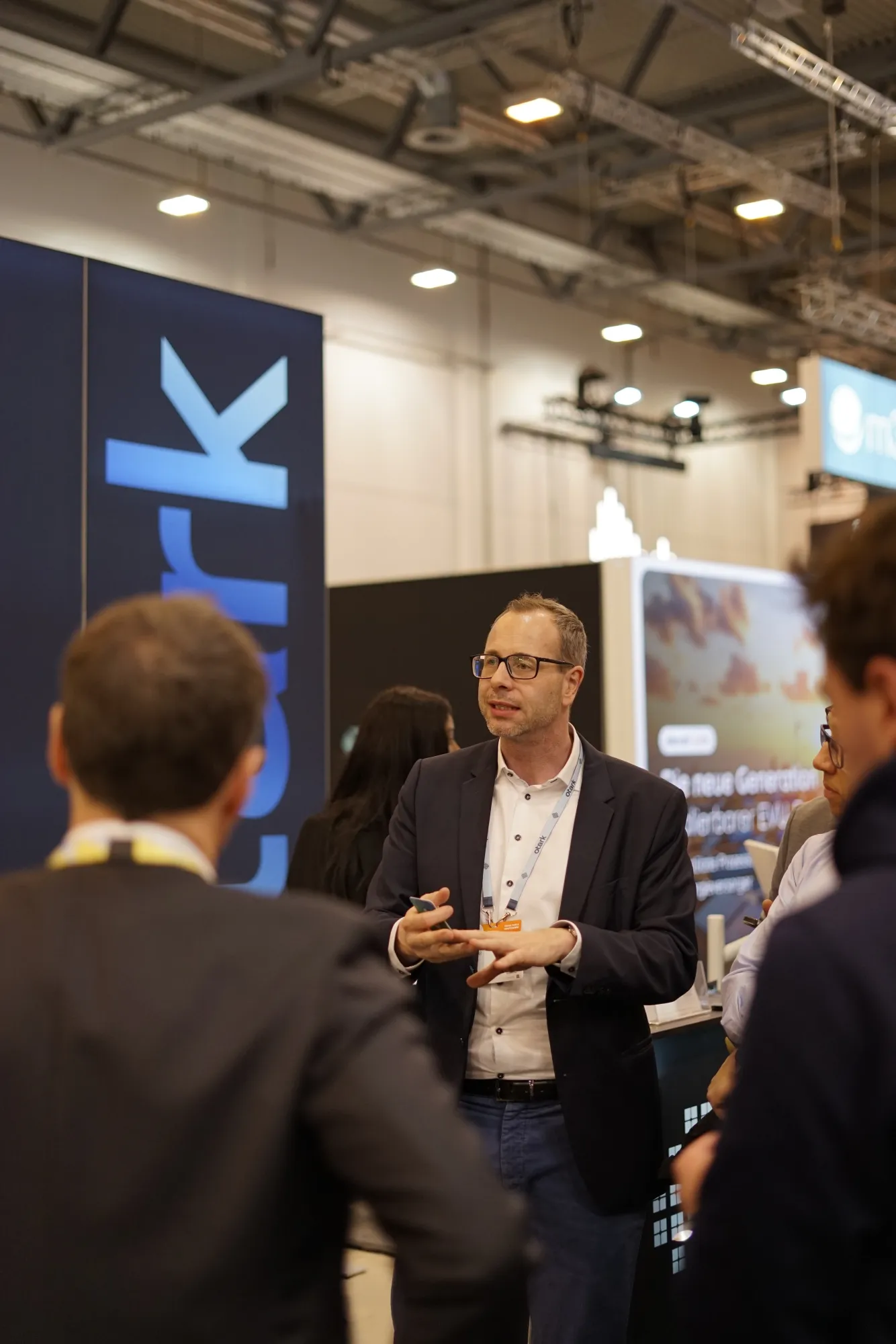 Otark pitch at the trade-fair booth